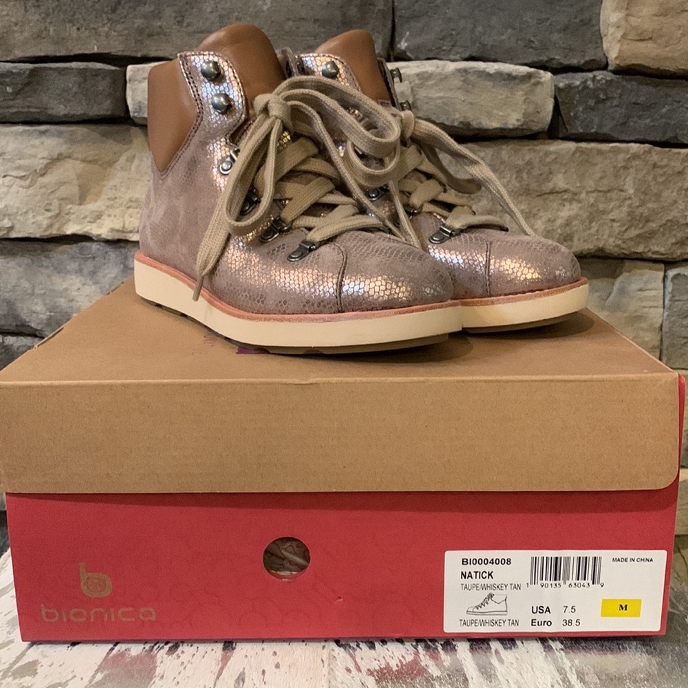 BIONICA Natick Taupe Snakeskin Metallic Hiking Boots 7.5 - Picture 6 of 10